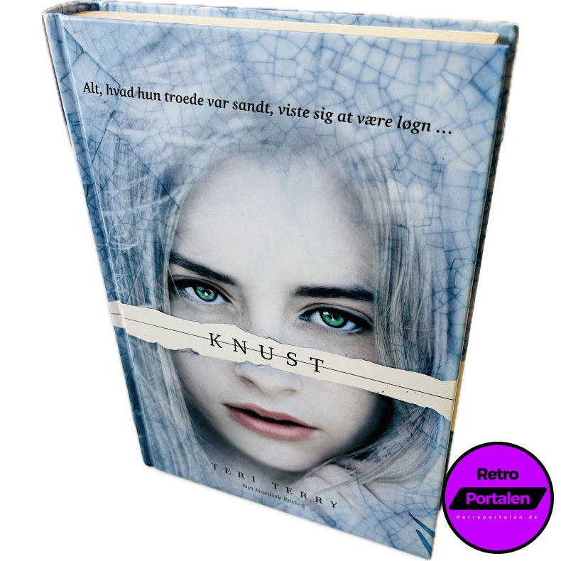 Knust Af Teri Terry (Bog 3) (Bog Er P� Dansk)