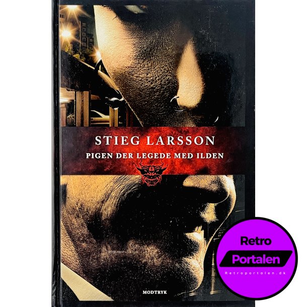 Pigen Der Legede Med Ilden (Stieg Larsson) (Dansk) (Modtryk)