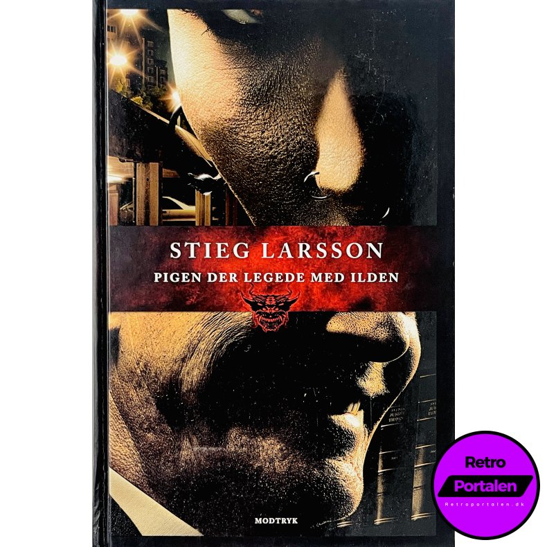Pigen Der Legede Med Ilden (Stieg Larsson) (Dansk) (Modtryk)